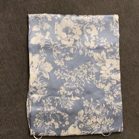 NWOT Reformation Frankie Silk Dress in Porcelain Blue White Floral Print - Picture 11 of 11